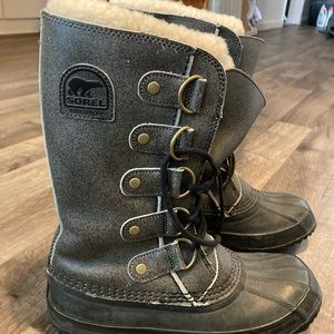 Sorel Grey Snow Boots with Fur